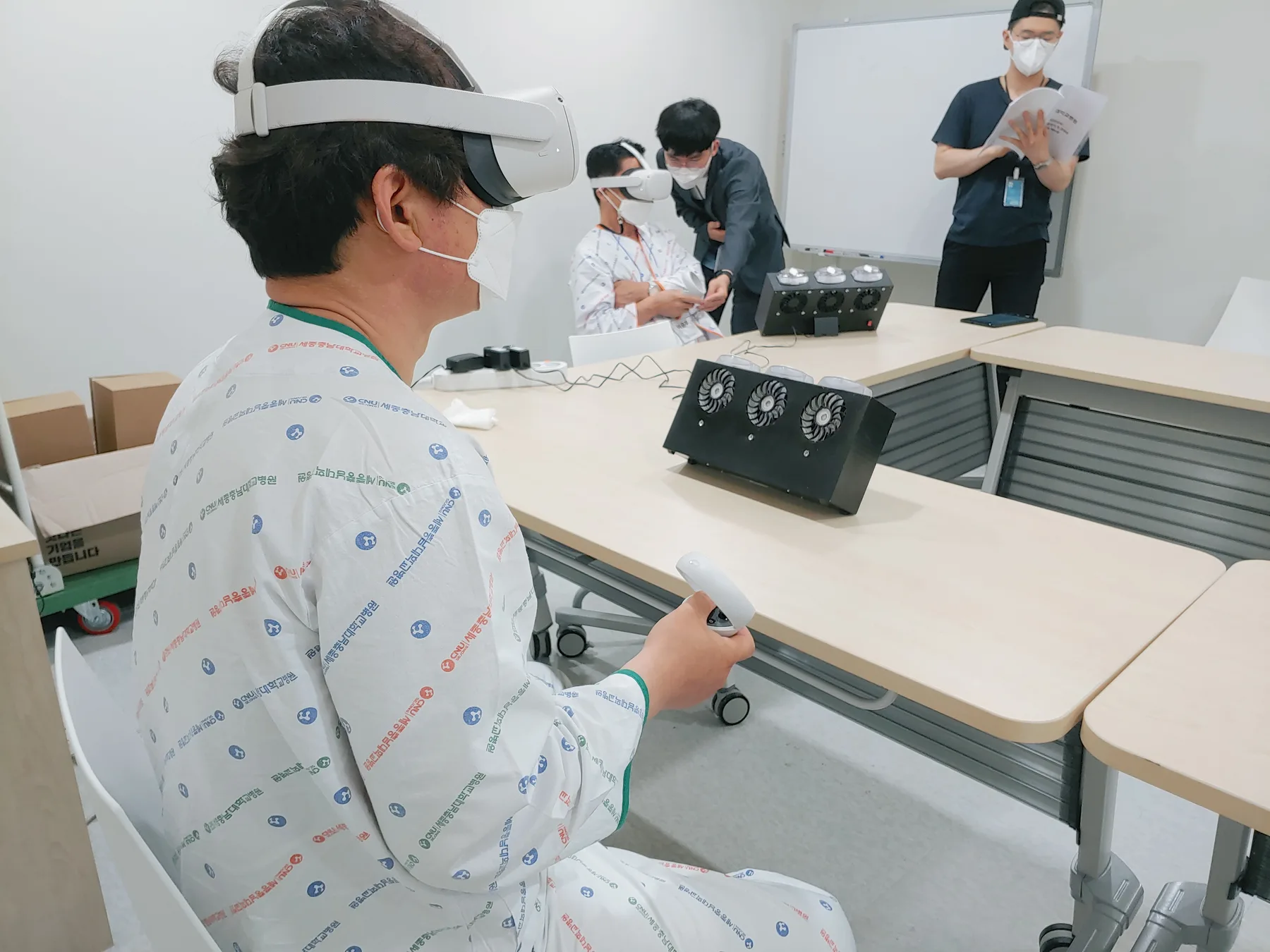 VR 후각 체감장치 · 실제 장치 시연 사진